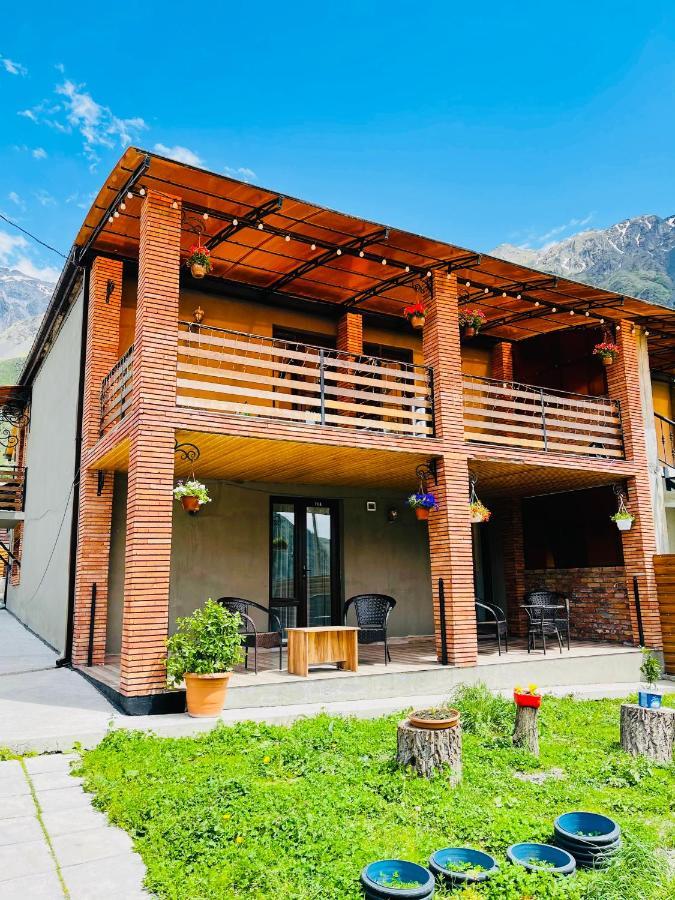Гостевой дом Paradise Kazbegi Экстерьер фото
