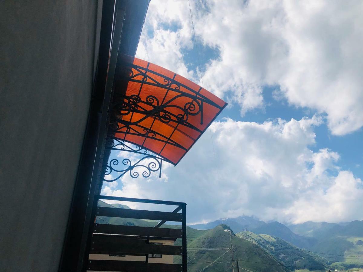Гостевой дом Paradise Kazbegi Экстерьер фото