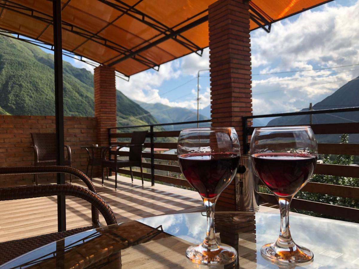 Гостевой дом Paradise Kazbegi Экстерьер фото